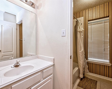 6806 Rhodes Court - Photo Thumbnail 46