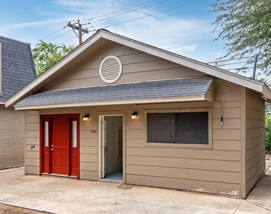 1004 Allena Drive - Photo Thumbnail 9