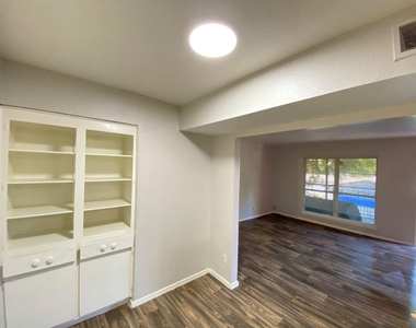 1004 Allena Drive - Photo Thumbnail 5