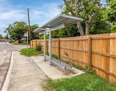 1004 Allena Drive - Photo Thumbnail 11
