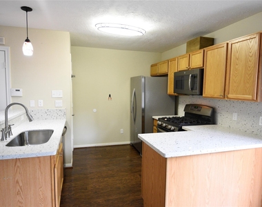 1008 Andrews Street - Photo Thumbnail 2