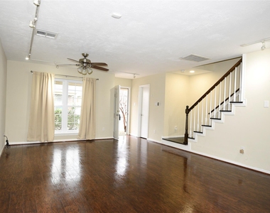 1008 Andrews Street - Photo Thumbnail 4
