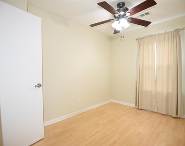 1008 Andrews Street - Photo Thumbnail 11