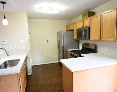 1008 Andrews Street - Photo Thumbnail 3