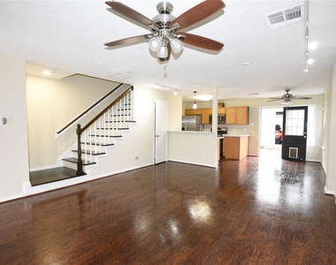 1008 Andrews Street - Photo Thumbnail 5