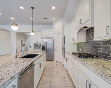 6614 Rising Hills Lane - Photo Thumbnail 14