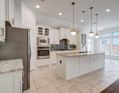 6614 Rising Hills Lane - Photo Thumbnail 11
