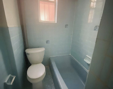 574 Osborn Street - Photo Thumbnail 3
