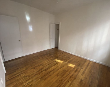 574 Osborn Street - Photo Thumbnail 2