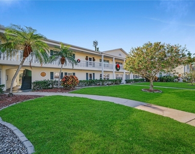 13540 Stratford Place Circle - Photo Thumbnail 21