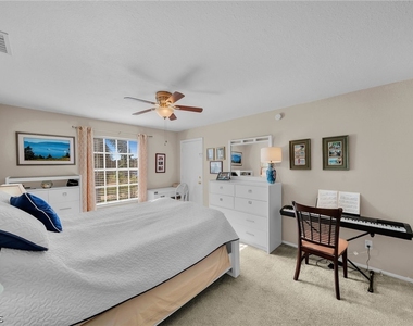 13540 Stratford Place Circle - Photo Thumbnail 14
