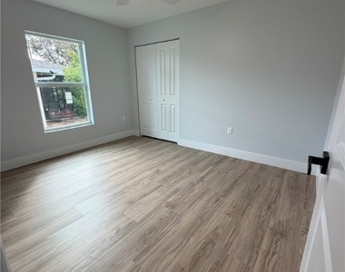 1144/1146 Sw 47th Terrace - Photo Thumbnail 13