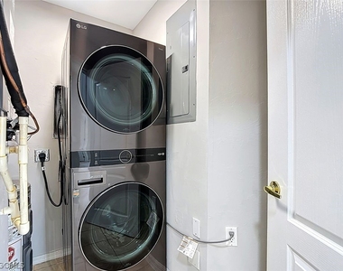 12151 Summergate Circle - Photo Thumbnail 28