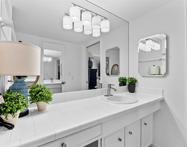 604 S Ripple Creek Drive - Photo Thumbnail 18