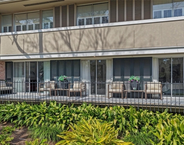 604 S Ripple Creek Drive - Photo Thumbnail 4