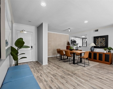 604 S Ripple Creek Drive - Photo Thumbnail 9