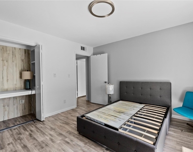 604 S Ripple Creek Drive - Photo Thumbnail 22