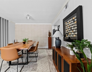 604 S Ripple Creek Drive - Photo Thumbnail 13