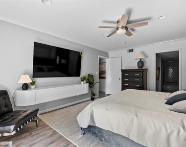 604 S Ripple Creek Drive - Photo Thumbnail 15