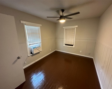 2721 Napoleon Street - Photo Thumbnail 2