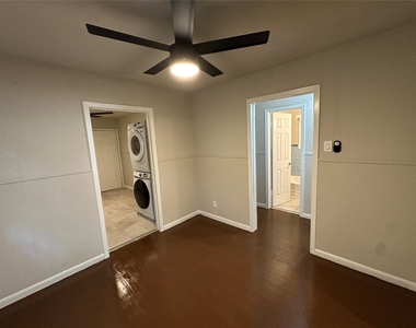 2721 Napoleon Street - Photo Thumbnail 9