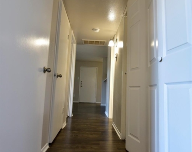 14403 Pavilion Point - Photo Thumbnail 8