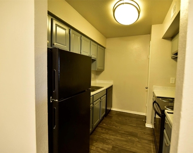 14403 Pavilion Point - Photo Thumbnail 3