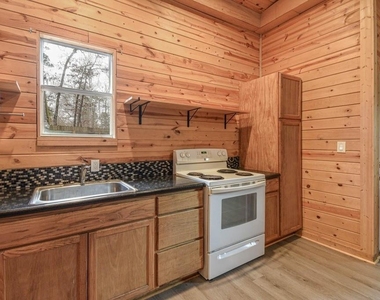 20011 Parkway Lane - Photo Thumbnail 10