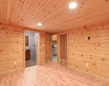 20011 Parkway Lane - Photo Thumbnail 3