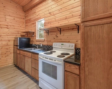 20011 Parkway Lane - Photo Thumbnail 8