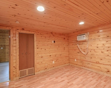 20011 Parkway Lane - Photo Thumbnail 5