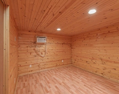 20011 Parkway Lane - Photo Thumbnail 6