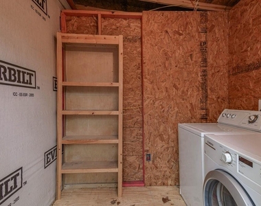 20011 Parkway Lane - Photo Thumbnail 11