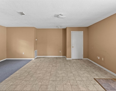 2200 Peach Avenue - Photo Thumbnail 3