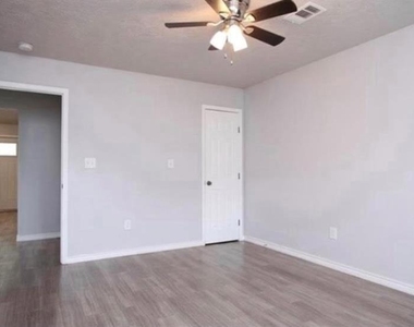 995 Junell Street - Photo Thumbnail 2