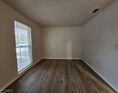 3005 Gordon Street - Photo Thumbnail 7