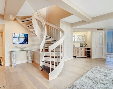4041 Gulf Shore Boulevard N - Photo Thumbnail 9