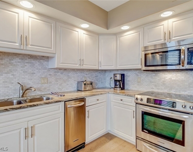 4041 Gulf Shore Boulevard N - Photo Thumbnail 11