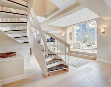 4041 Gulf Shore Boulevard N - Photo Thumbnail 7