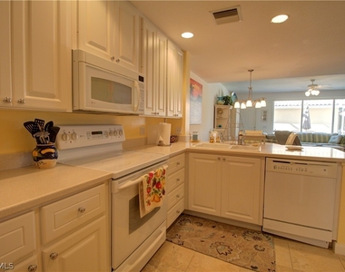 8109 Chianti Lane - Photo Thumbnail 7