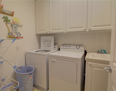 8109 Chianti Lane - Photo Thumbnail 17