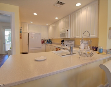 8109 Chianti Lane - Photo Thumbnail 6