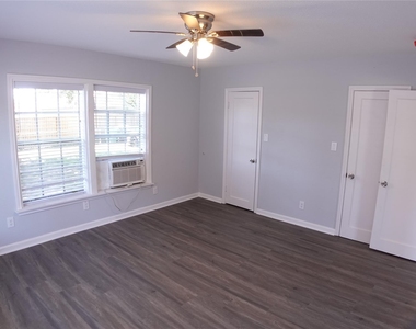 3320 Blodgett - Photo Thumbnail 9