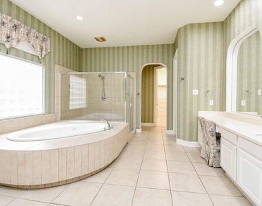 3015 Bonnebridge Way Boulevard - Photo Thumbnail 17