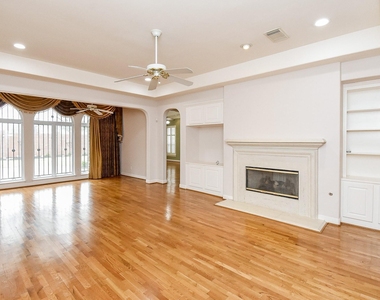 3015 Bonnebridge Way Boulevard - Photo Thumbnail 8