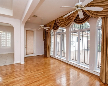 3015 Bonnebridge Way Boulevard - Photo Thumbnail 11