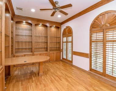 3015 Bonnebridge Way Boulevard - Photo Thumbnail 5