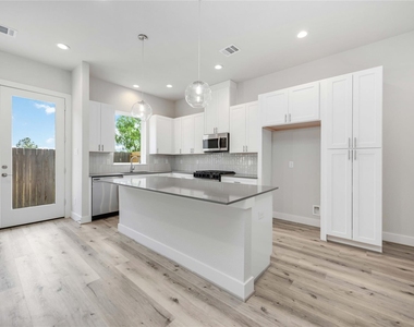 318 Charlock Street - Photo Thumbnail 23