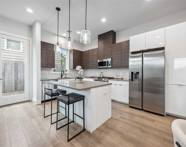 318 Charlock Street - Photo Thumbnail 3