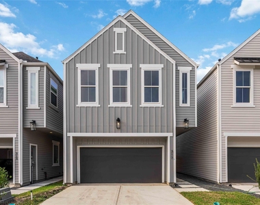 318 Charlock Street - Photo Thumbnail 1